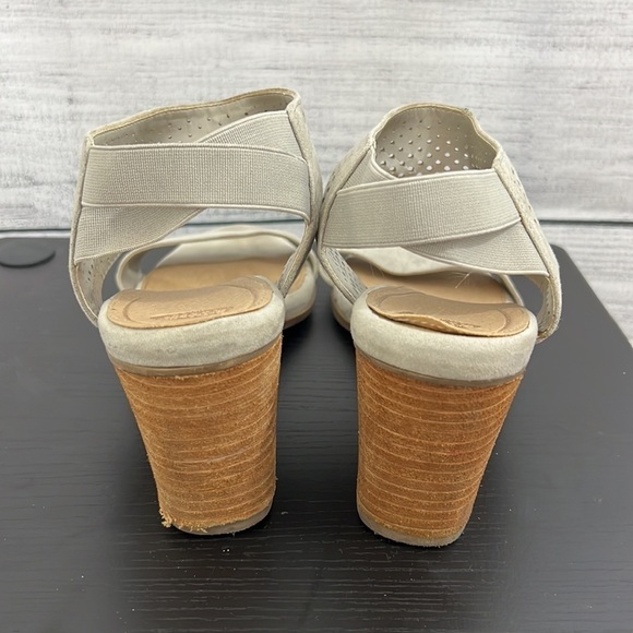 Beige open toe bootie - Picture 3 of 7